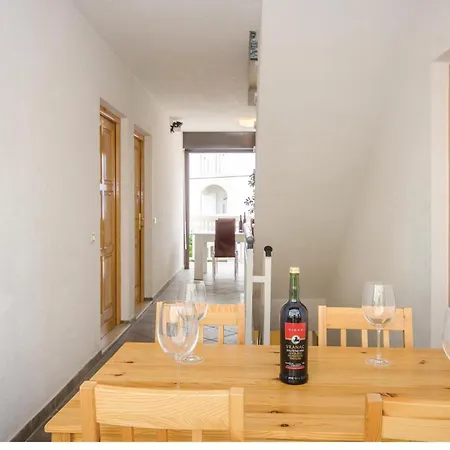 2 Bedroom Beautiful Apartment In Okrug Gornji Apartman Trogir