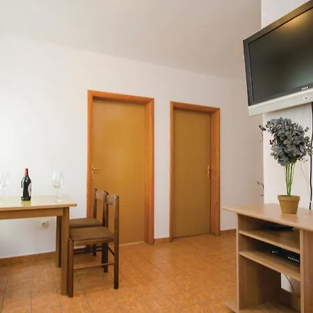 2 Bedroom Beautiful Apartment In Okrug Gornji * Trogir