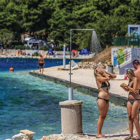 2 Bedroom Beautiful Apartment In Okrug Gornji Apartman Trogir