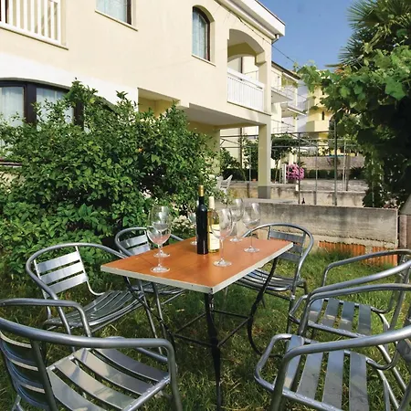 2 Bedroom Beautiful Apartment In Okrug Gornji * Trogir